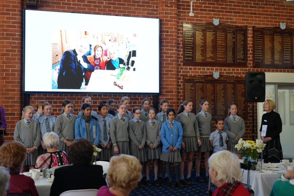 STH09719 - St Hilda's Anglican School For Girls