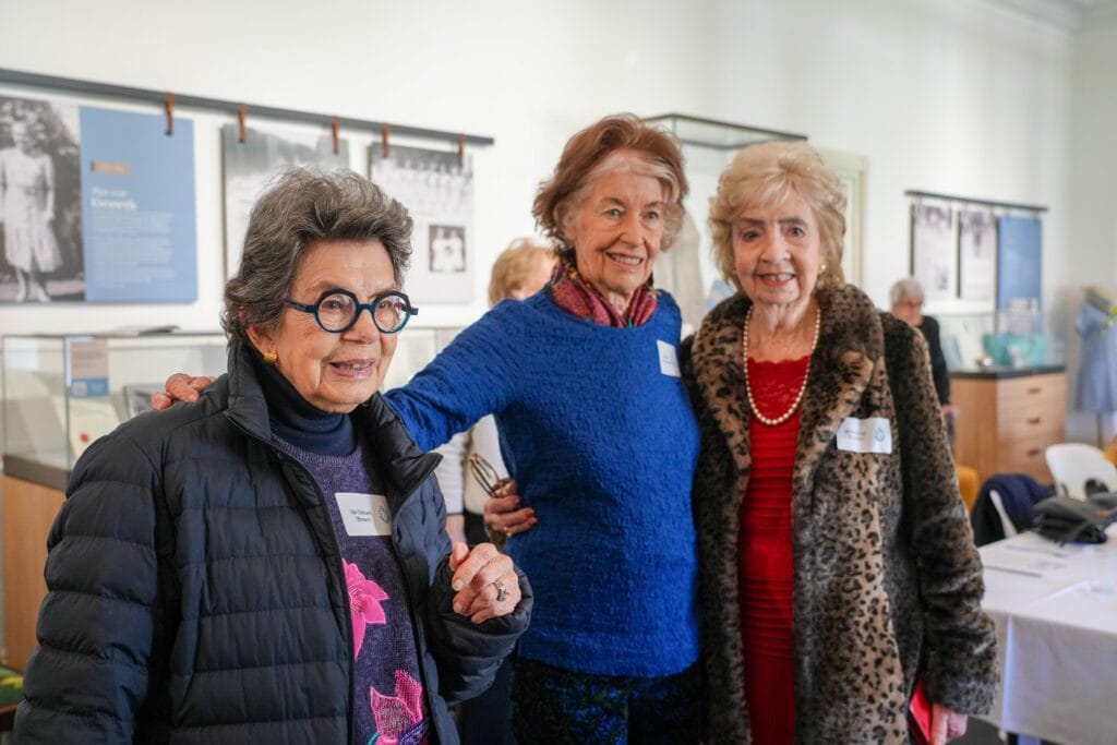 STH09991 - St Hilda's Anglican School For Girls