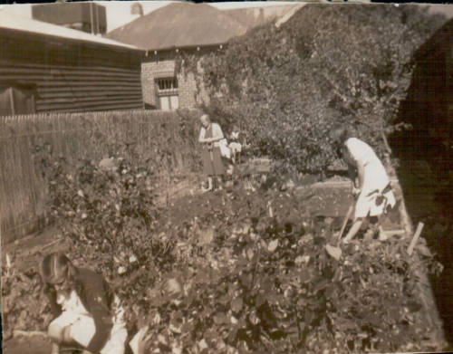 1942 boarders working in the vegetable garden at the CWA hostel affectionaly known as Margaret House - St Hilda's Anglican School For Girls