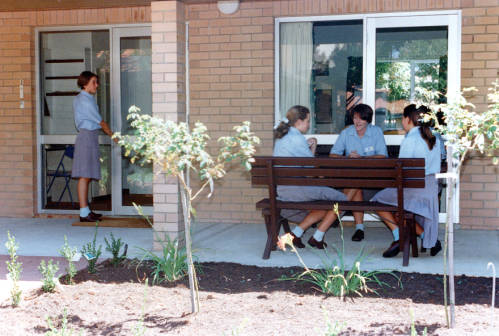 1995 boarders outside Parnell House - St Hilda's Anglican School For Girls